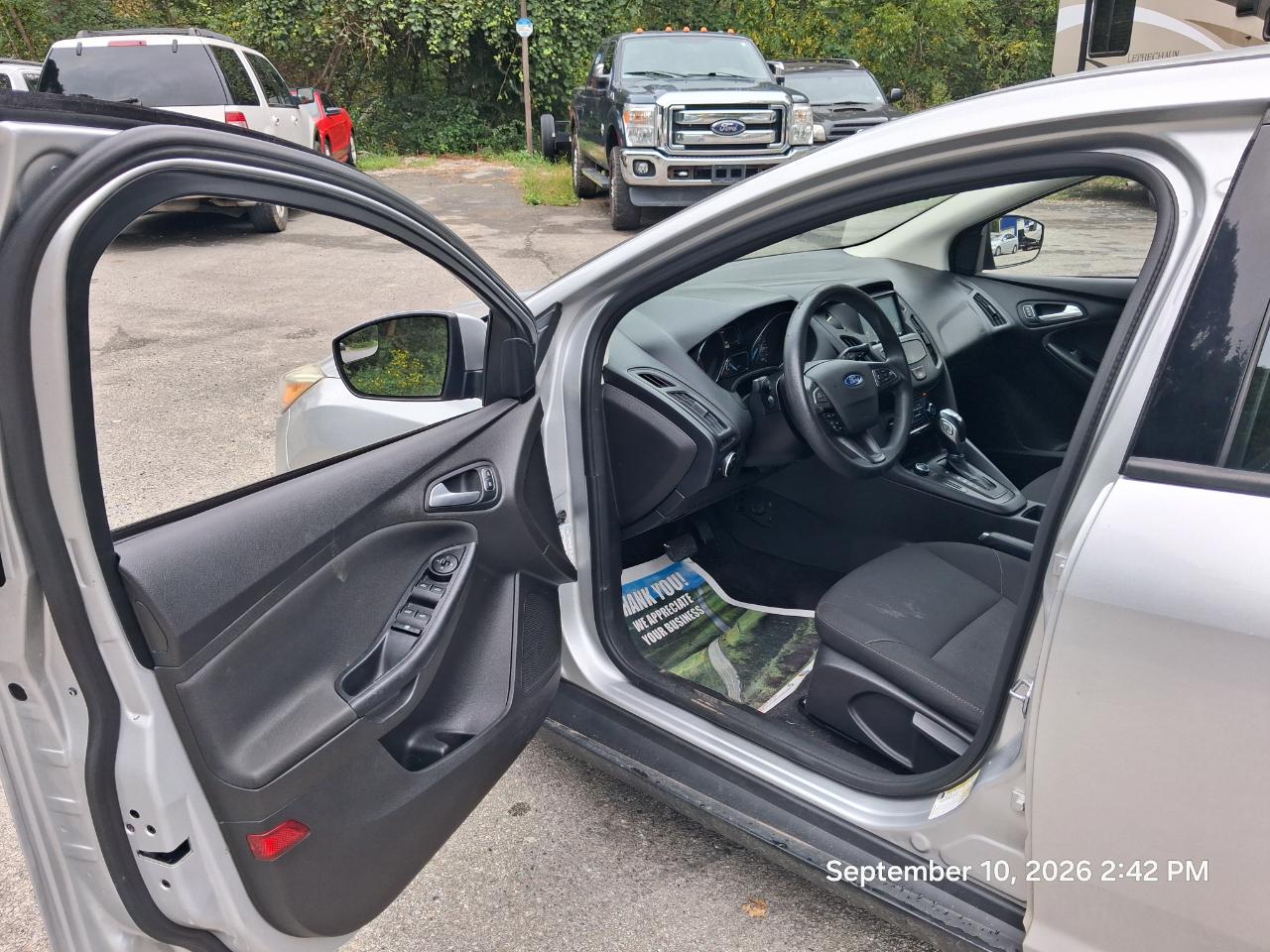 Ford Focus SE Sedan 2016