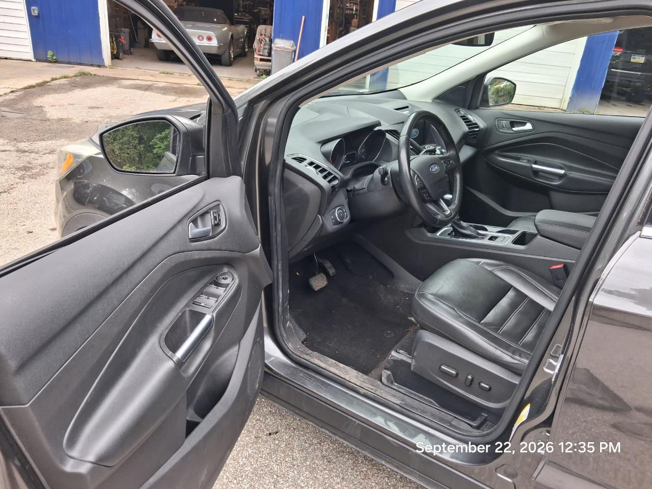 Ford Escape Titanium 4WD 2017