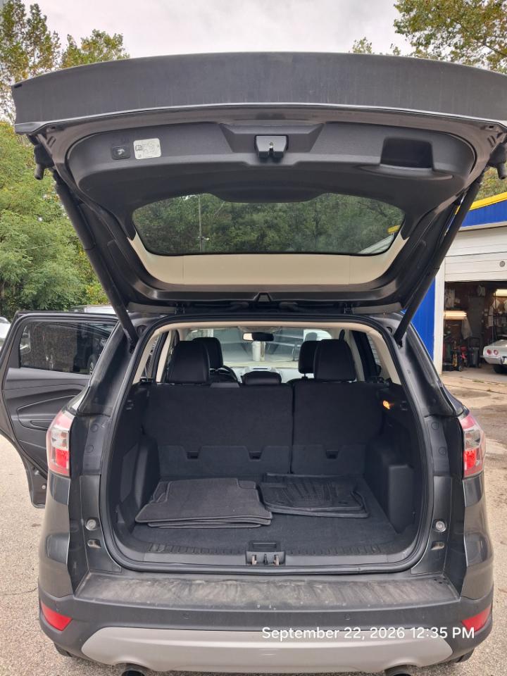 Ford Escape Titanium 4WD 2017