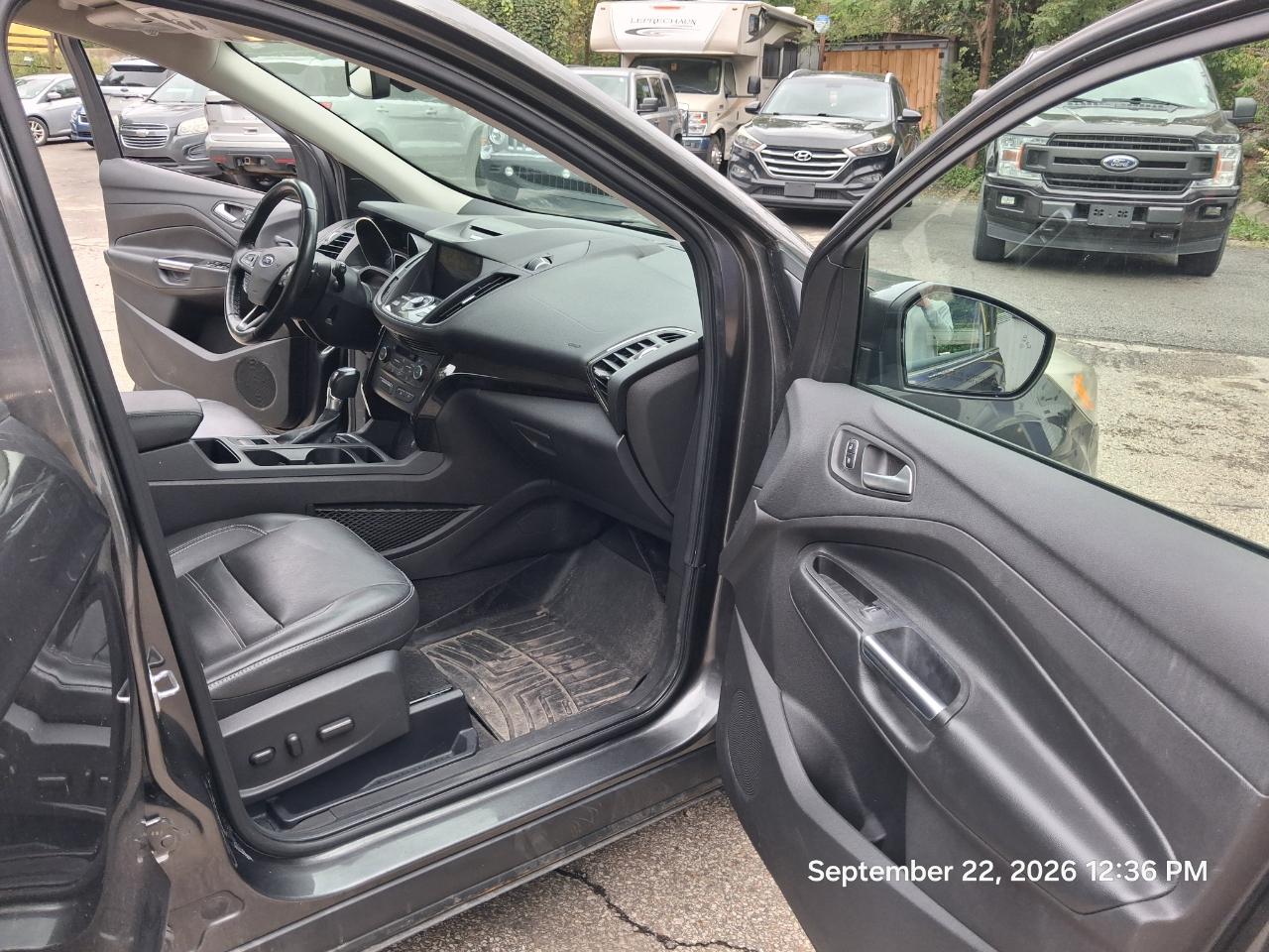 Ford Escape Titanium 4WD 2017
