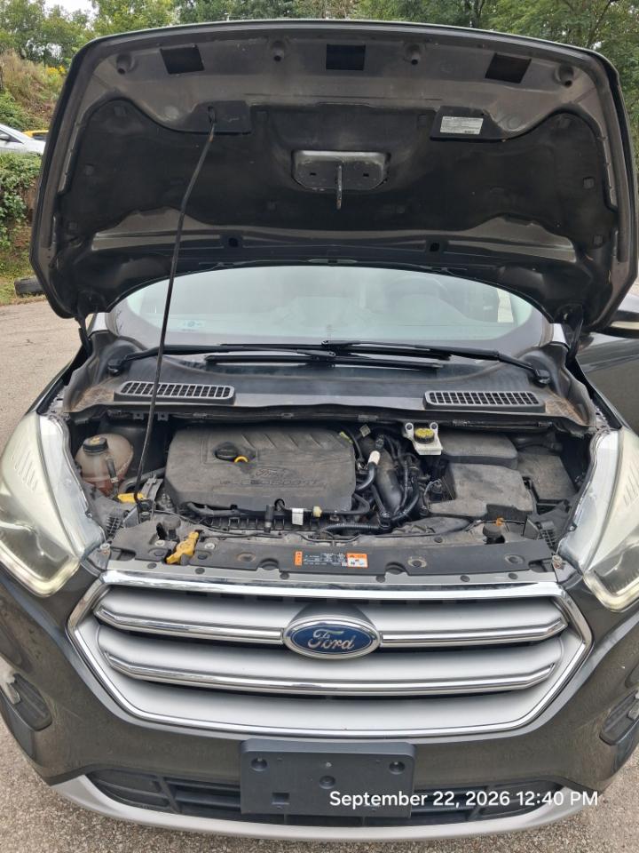 Ford Escape Titanium 4WD 2017