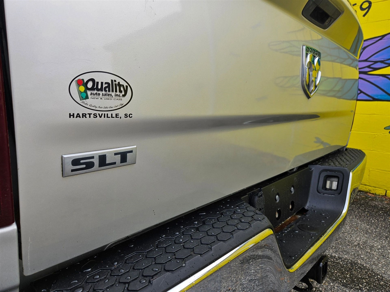 Dodge Ram 1500 2WD Reg Cab 120.5" SLT 2010