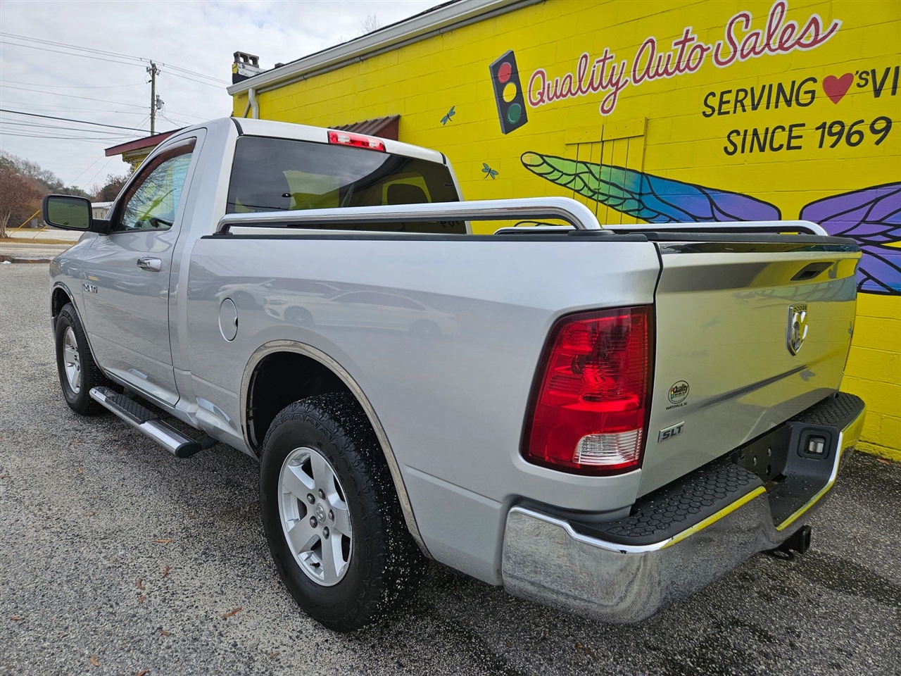Dodge Ram 1500 2WD Reg Cab 120.5" SLT 2010