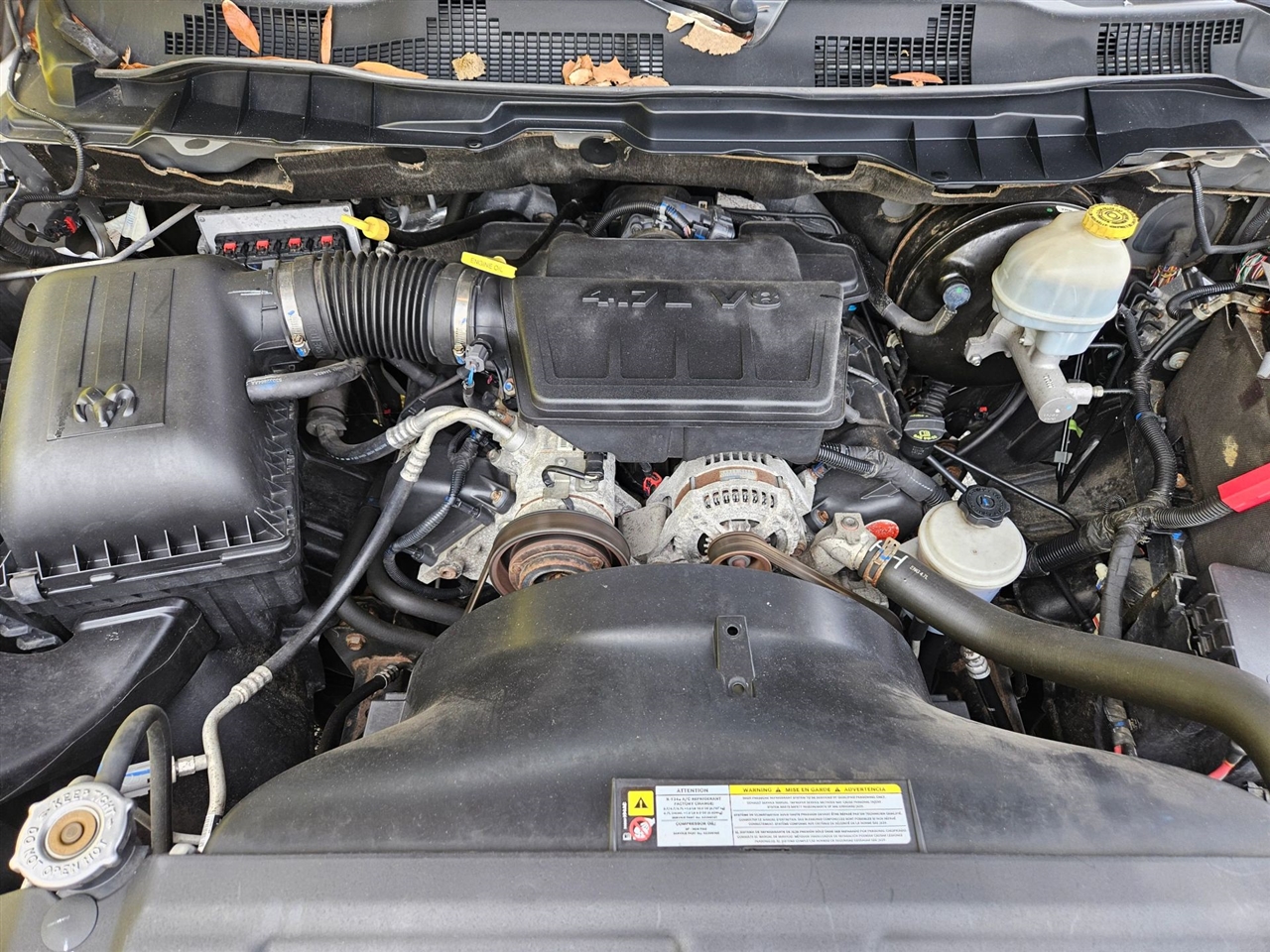 Dodge Ram 1500 2WD Reg Cab 120.5" SLT 2010