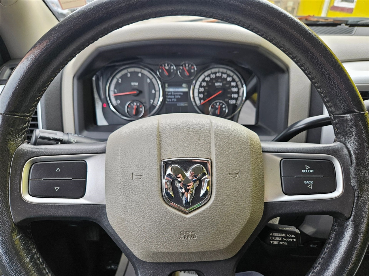 Dodge Ram 1500 2WD Reg Cab 120.5" SLT 2010