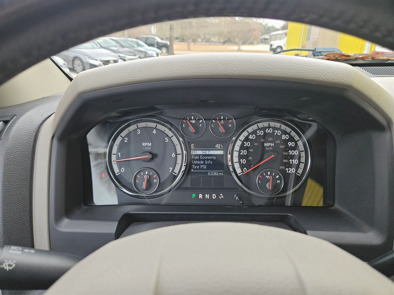 Dodge Ram 1500 2WD Reg Cab 120.5" SLT 2010