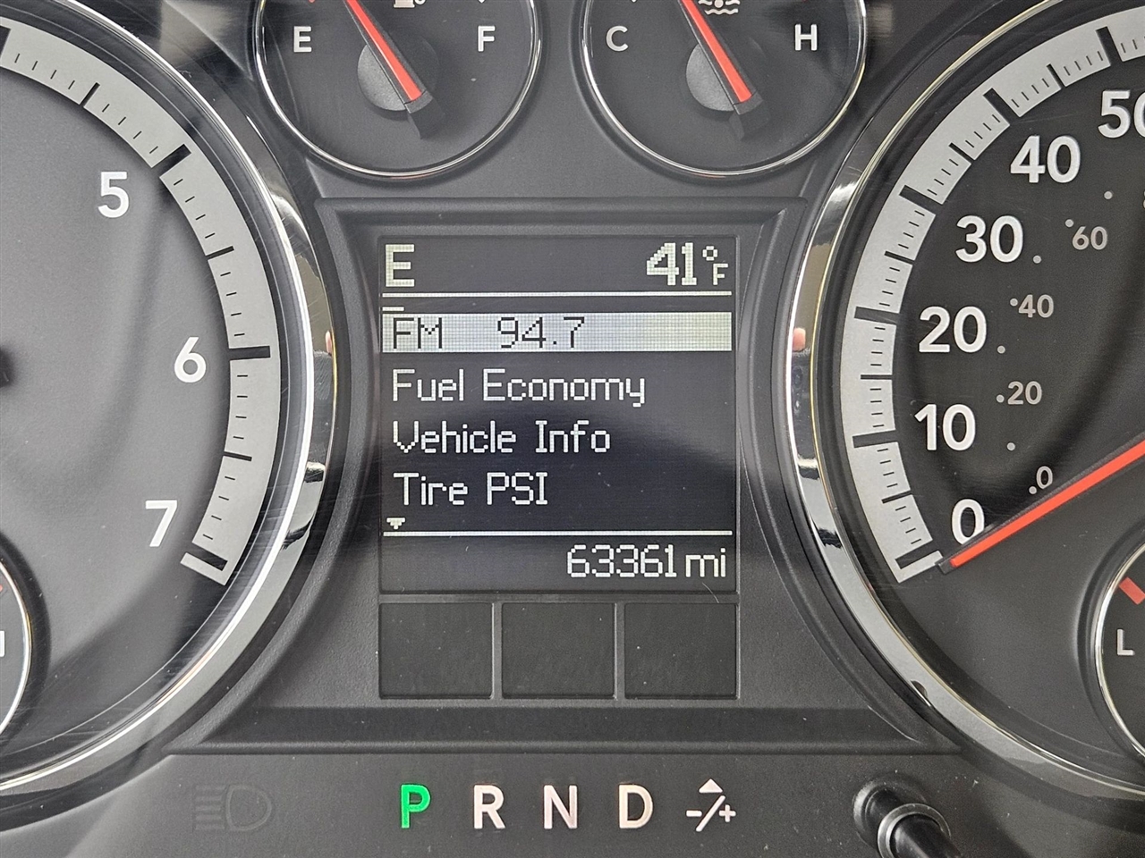 Dodge Ram 1500 2WD Reg Cab 120.5" SLT 2010