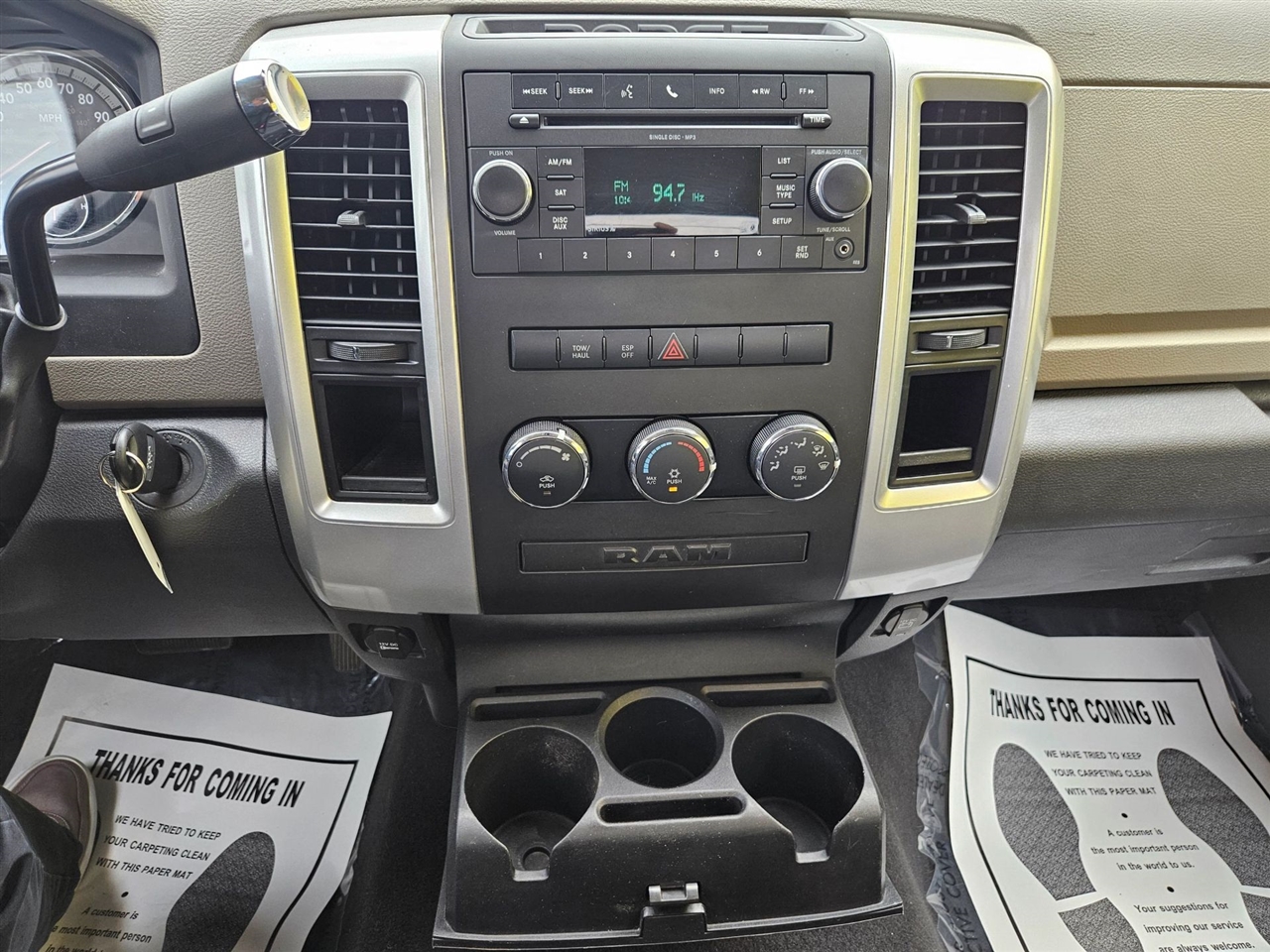 Dodge Ram 1500 2WD Reg Cab 120.5" SLT 2010