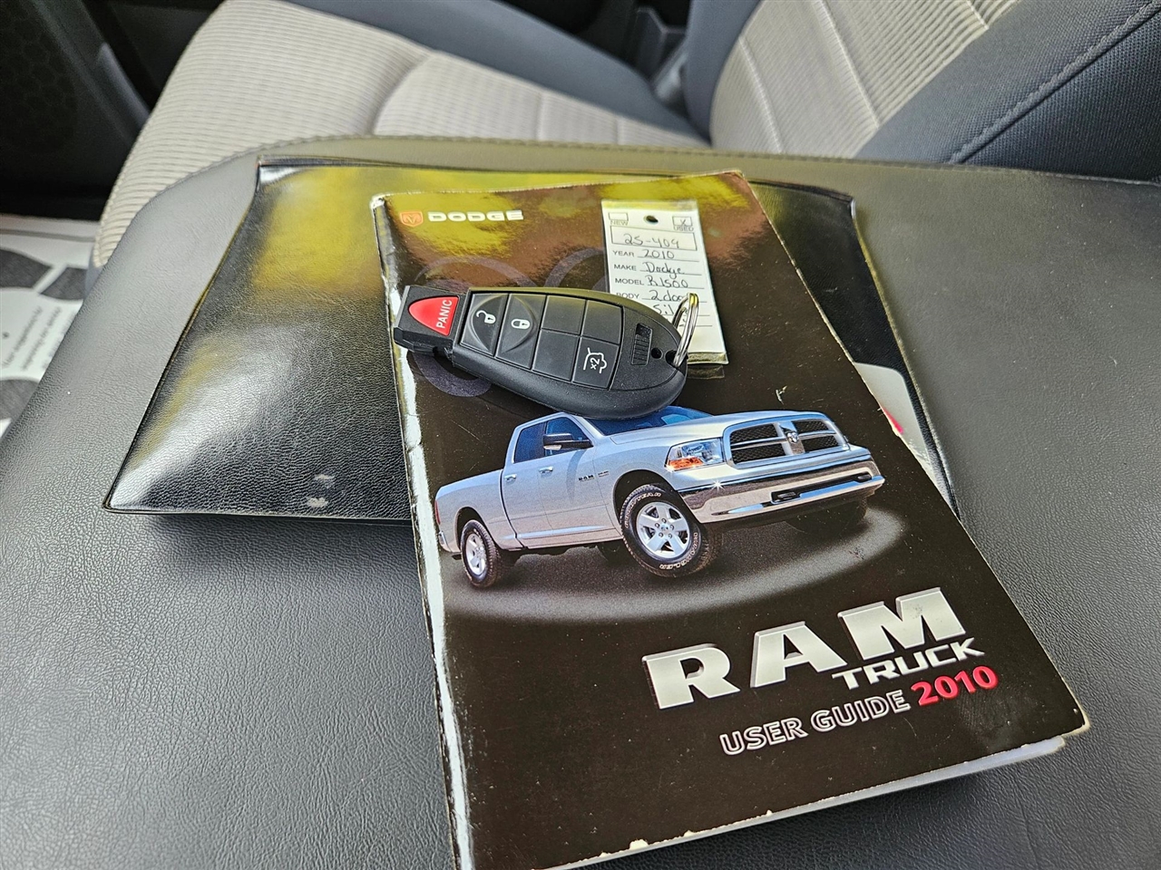 Dodge Ram 1500 2WD Reg Cab 120.5" SLT 2010