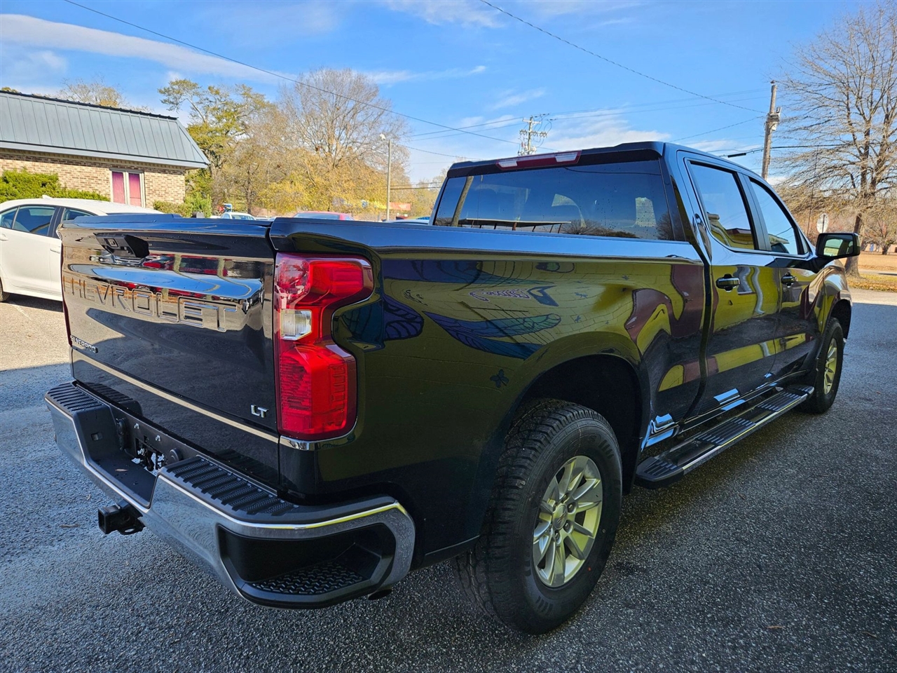 Chevrolet Silverado 1500 2WD Crew Cab 157" LT 2024