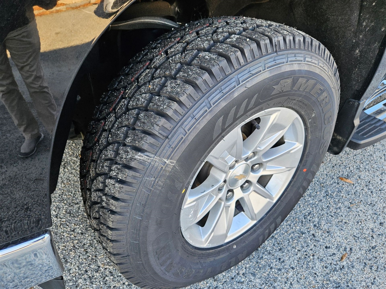 Chevrolet Silverado 1500 2WD Crew Cab 157" LT 2024