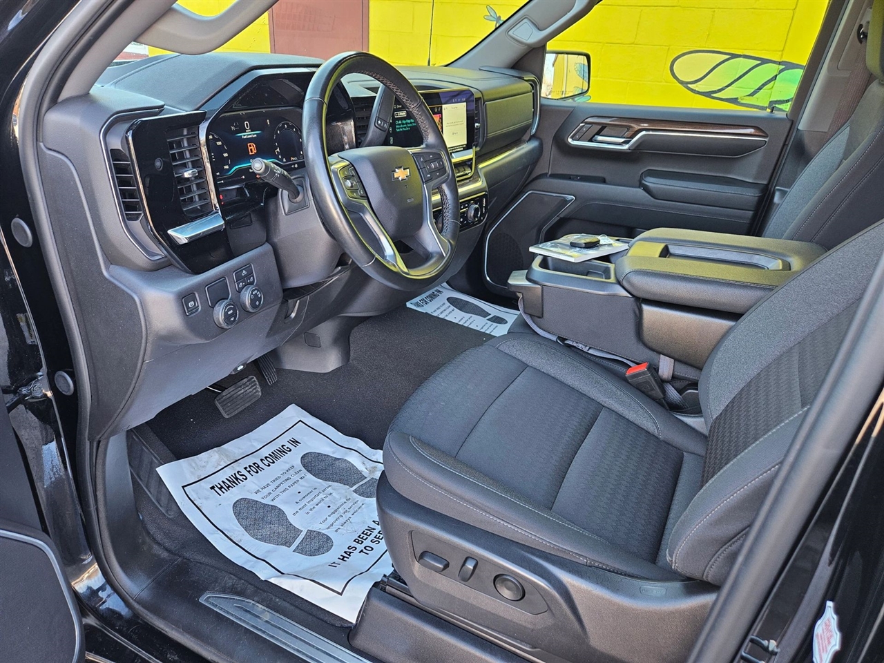 Chevrolet Silverado 1500 2WD Crew Cab 157" LT 2024