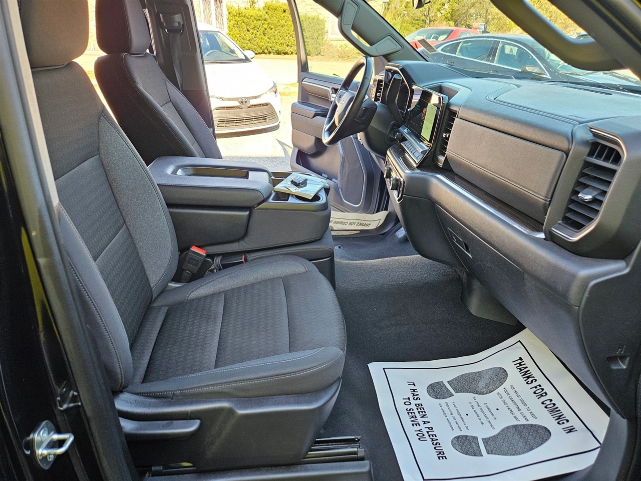 Chevrolet Silverado 1500 2WD Crew Cab 157" LT 2024