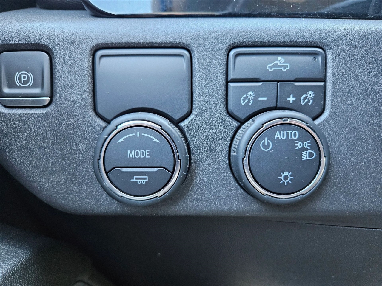 Chevrolet Silverado 1500 2WD Crew Cab 157" LT 2024