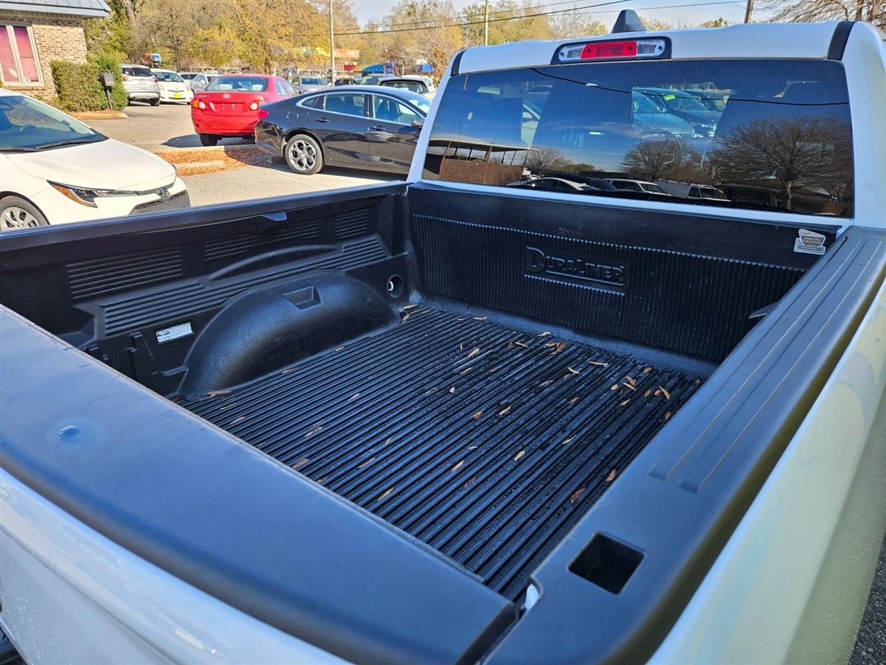 RAM 1500 Laramie 4x2 Crew Cab 5'7" Box 2024