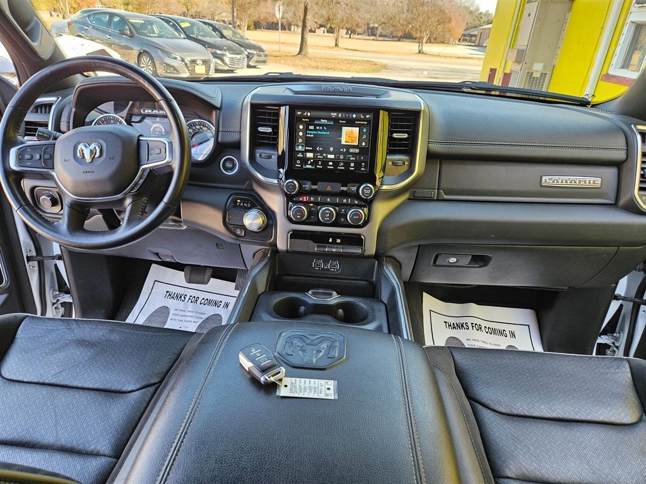 RAM 1500 Laramie 4x2 Crew Cab 5'7" Box 2024