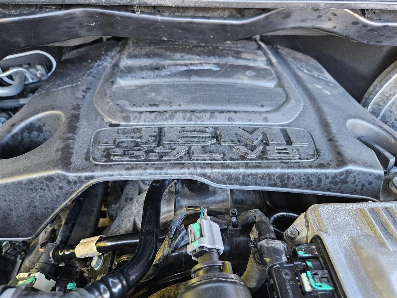 RAM 1500 Laramie 4x2 Crew Cab 5'7" Box 2024