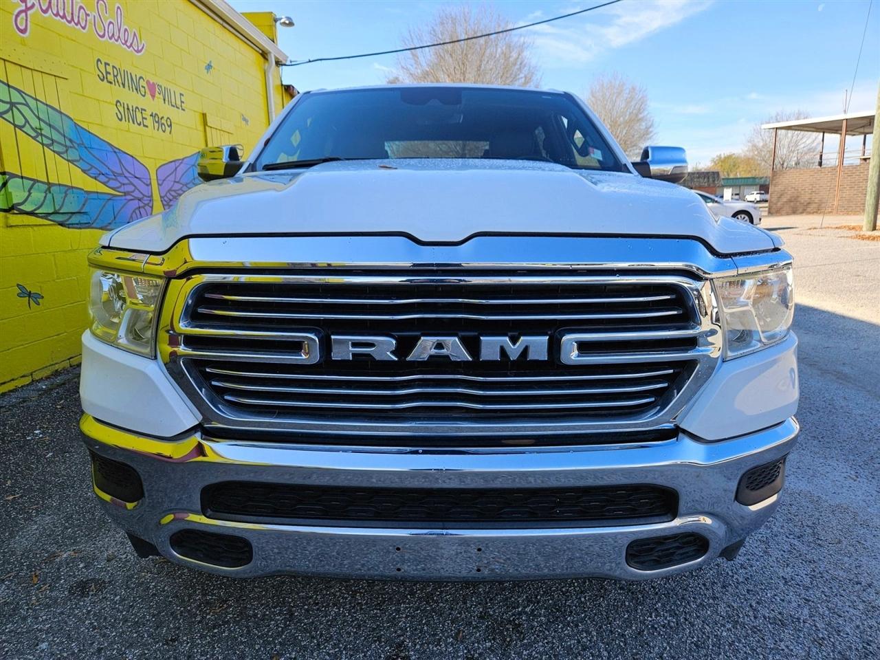 RAM 1500 Laramie 4x2 Crew Cab 5'7" Box 2024