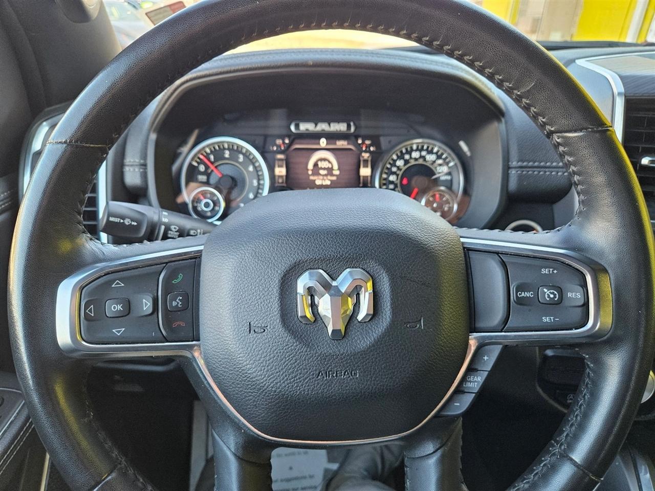 RAM 1500 Laramie 4x2 Crew Cab 5'7" Box 2024