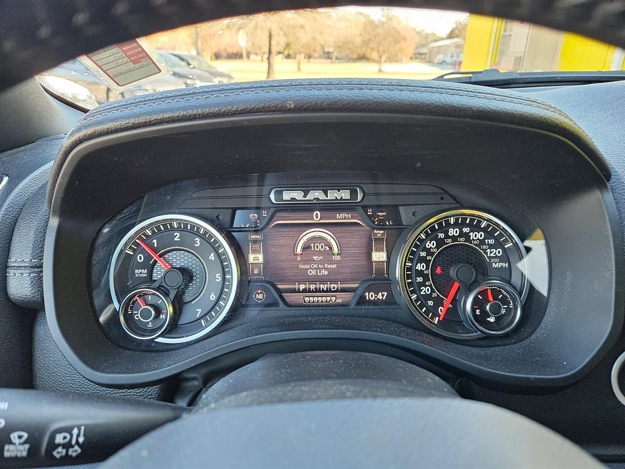 RAM 1500 Laramie 4x2 Crew Cab 5'7" Box 2024