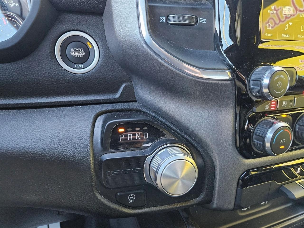 RAM 1500 Laramie 4x2 Crew Cab 5'7" Box 2024