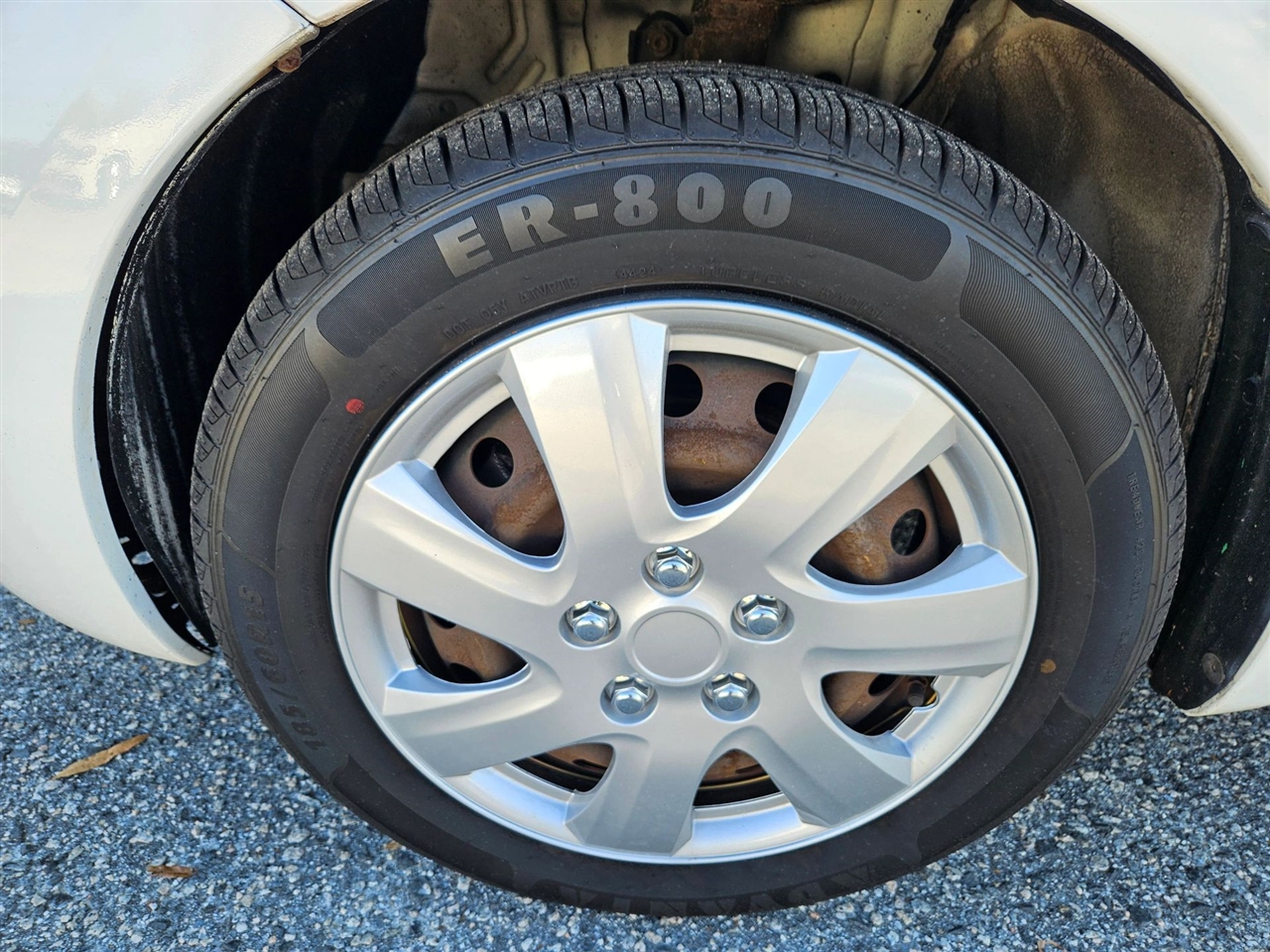 Toyota Yaris 3dr LB Man (Natl) 2010