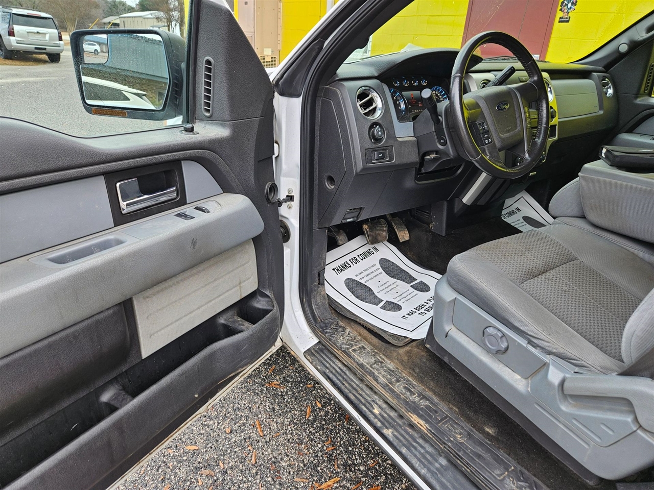 Ford F-150 2WD Reg Cab 126" STX 2014