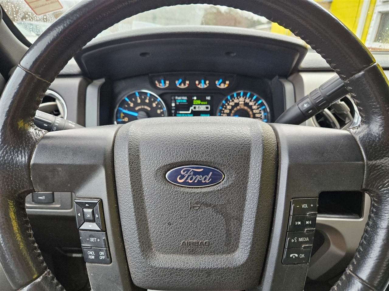 Ford F-150 2WD Reg Cab 126" STX 2014