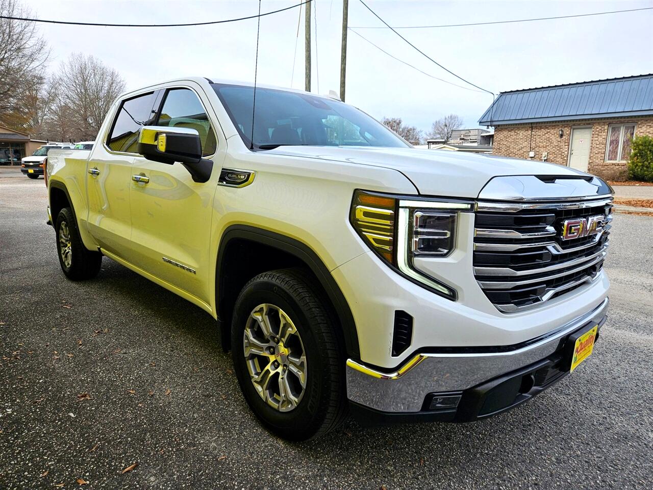 GMC Sierra 1500 2WD Crew Cab 147" SLT 2024