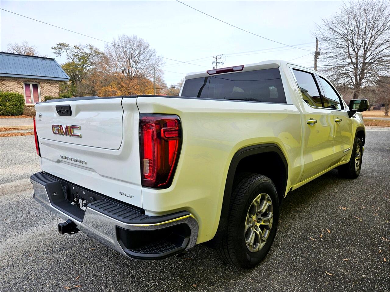 GMC Sierra 1500 2WD Crew Cab 147" SLT 2024