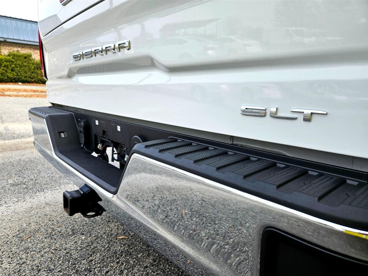 GMC Sierra 1500 2WD Crew Cab 147" SLT 2024