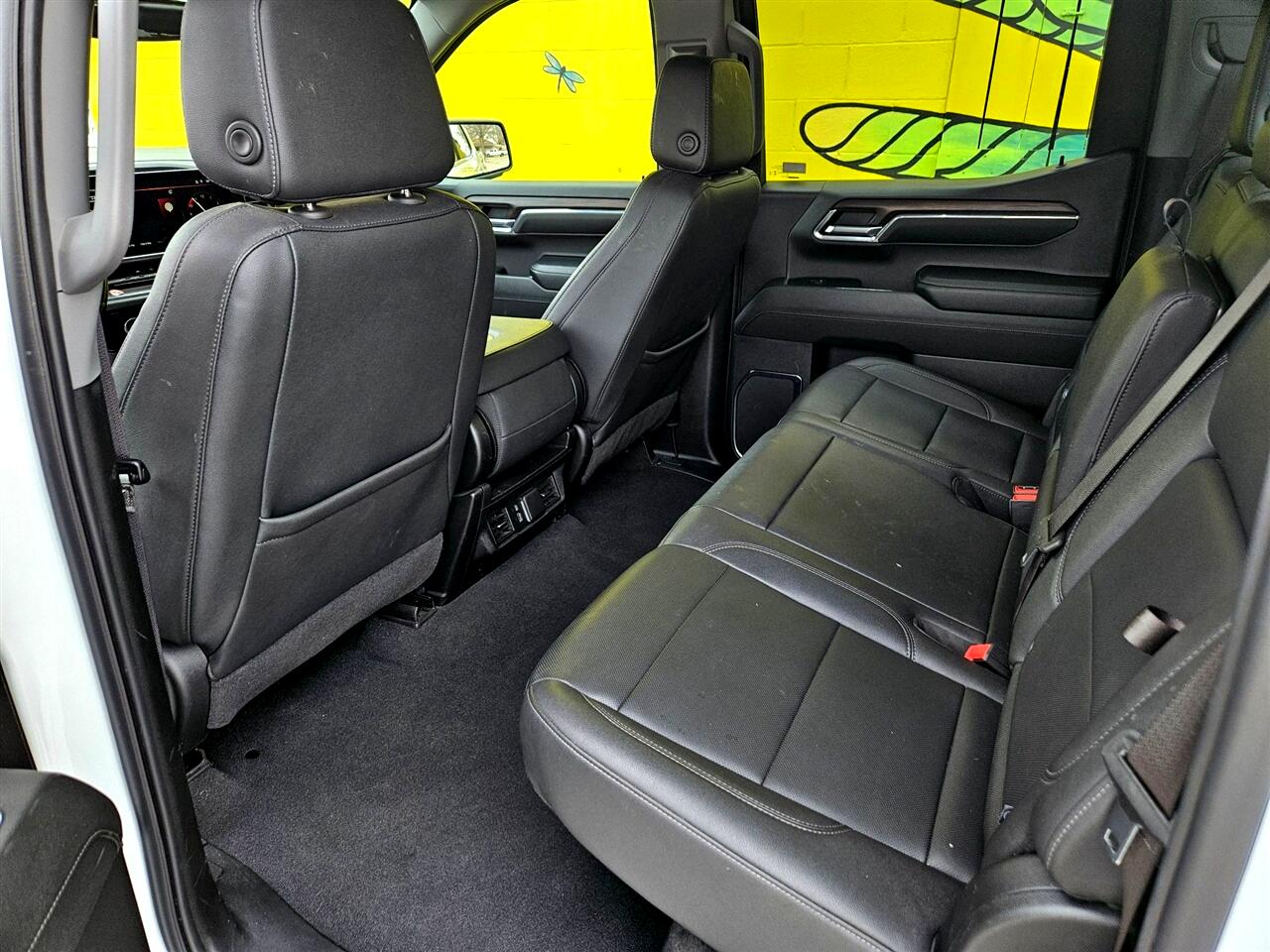 GMC Sierra 1500 2WD Crew Cab 147" SLT 2024