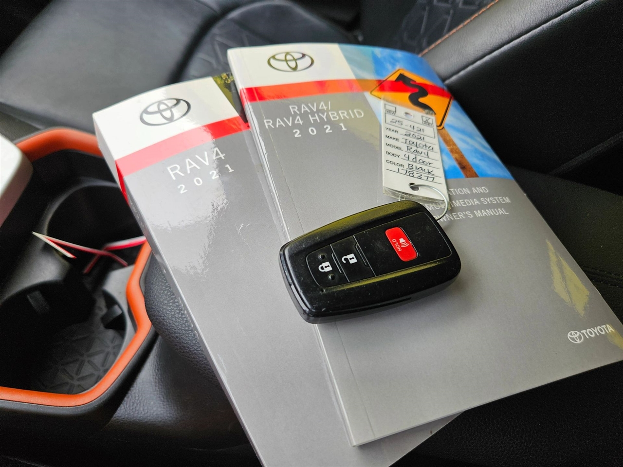 Toyota RAV4 TRD Off Road AWD (Natl) 2021