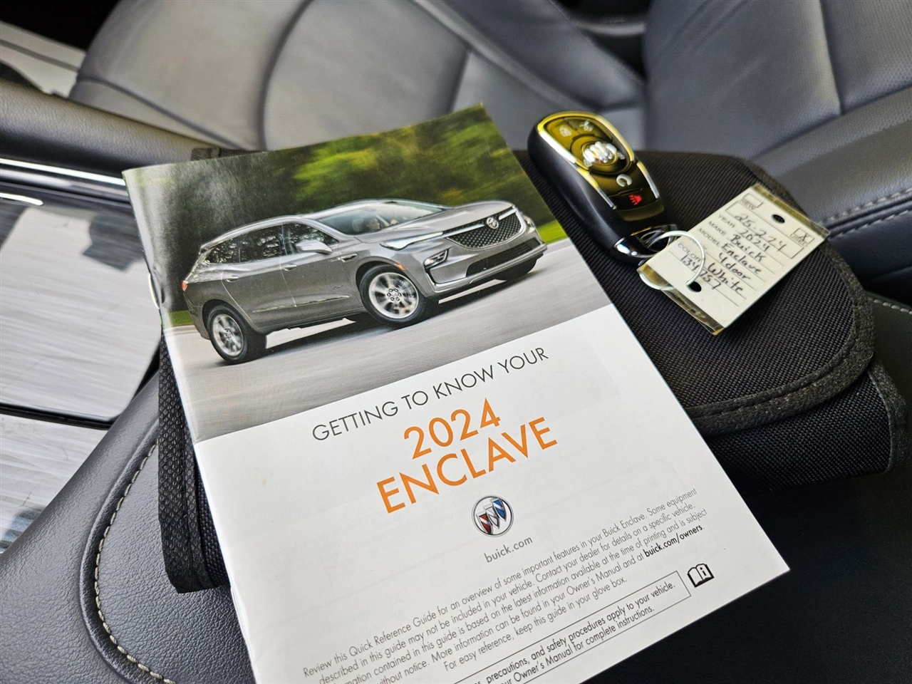 Buick Enclave FWD 4dr Premium 2024