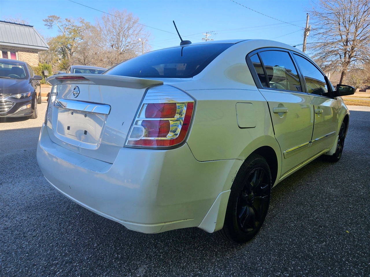 Nissan Sentra 4dr Sdn I4 CVT 2.0 S 2012