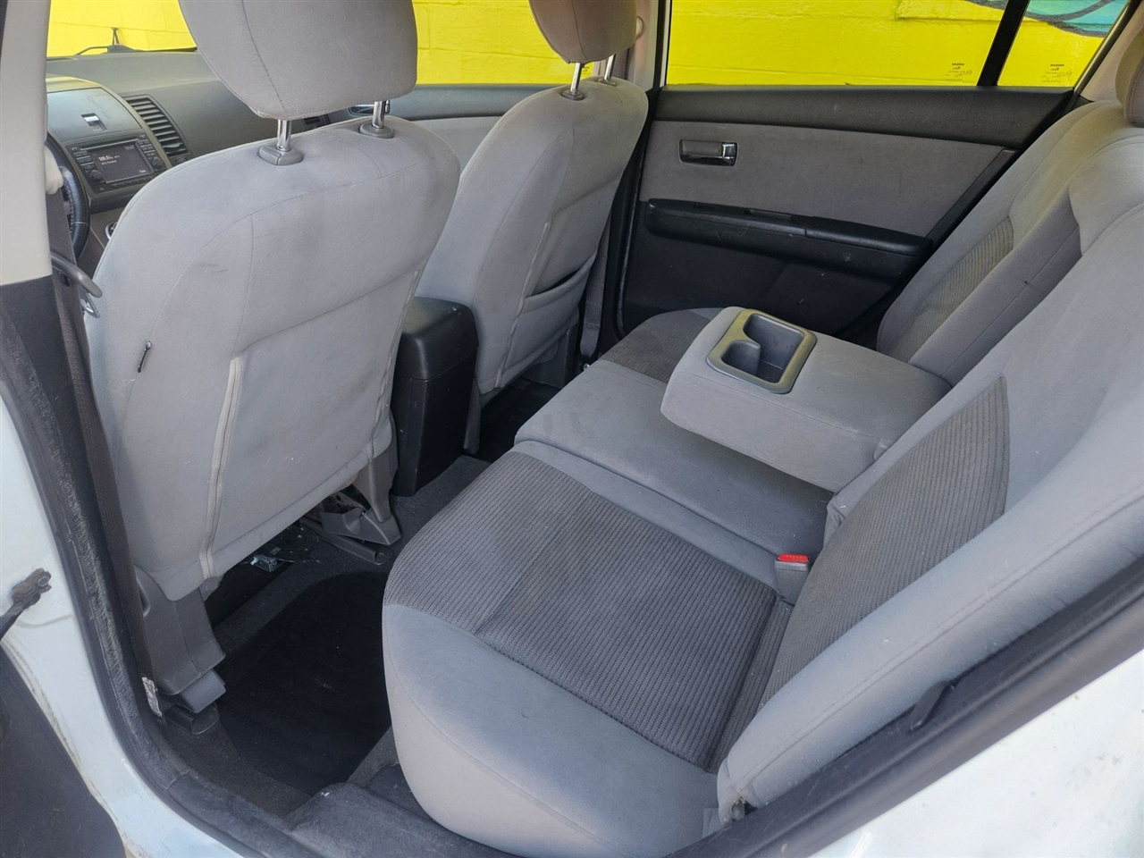 Nissan Sentra 4dr Sdn I4 CVT 2.0 S 2012