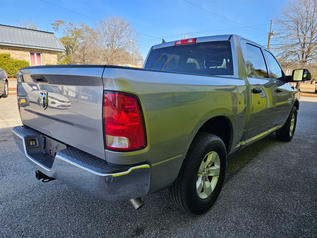 RAM 1500 Classic SLT 4x2 Crew Cab 5'7" Box 2023