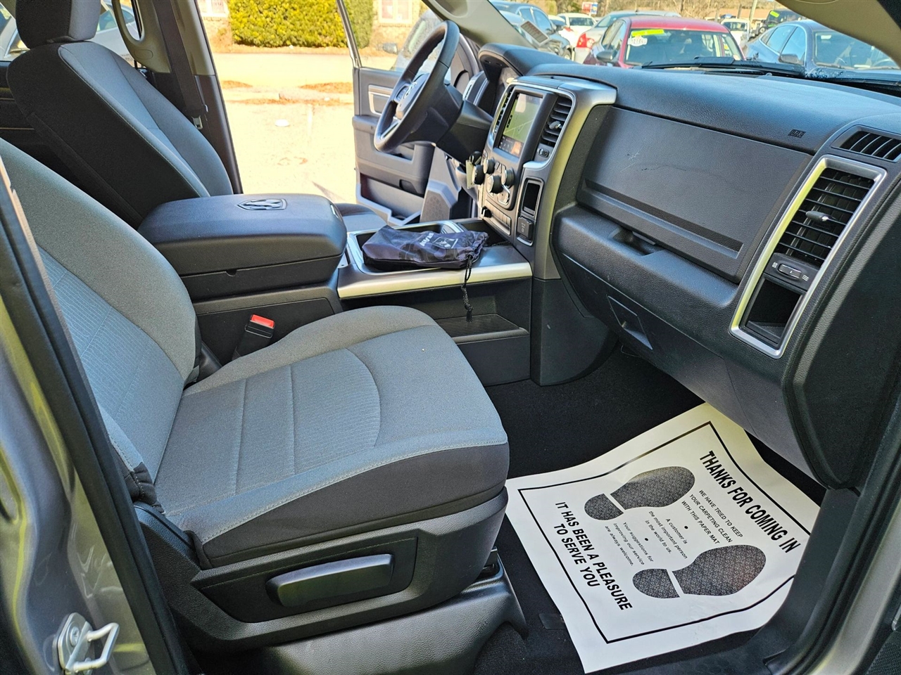 RAM 1500 Classic SLT 4x2 Crew Cab 5'7" Box 2023