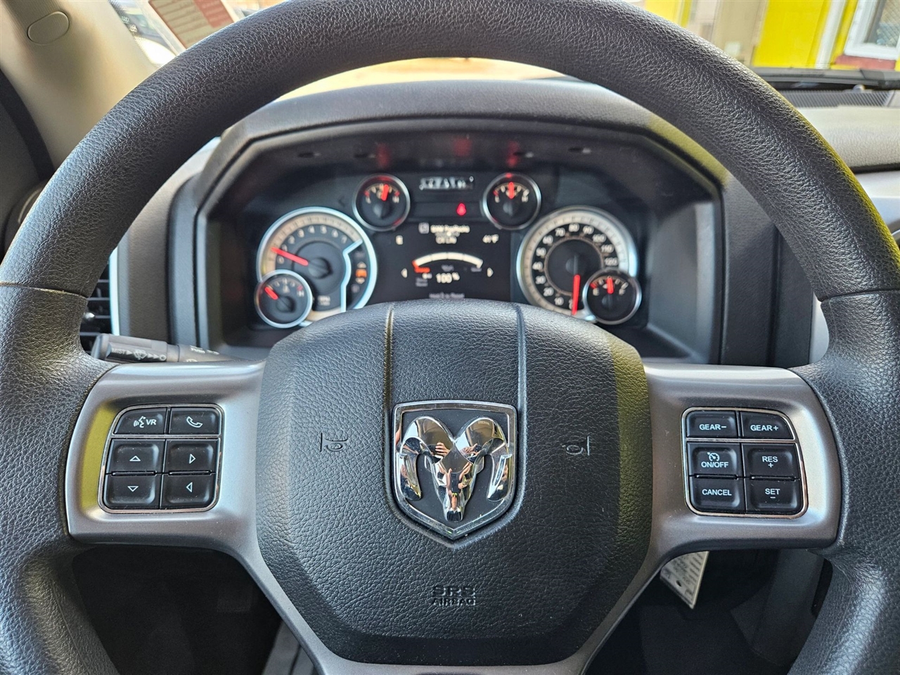 RAM 1500 Classic SLT 4x2 Crew Cab 5'7" Box 2023