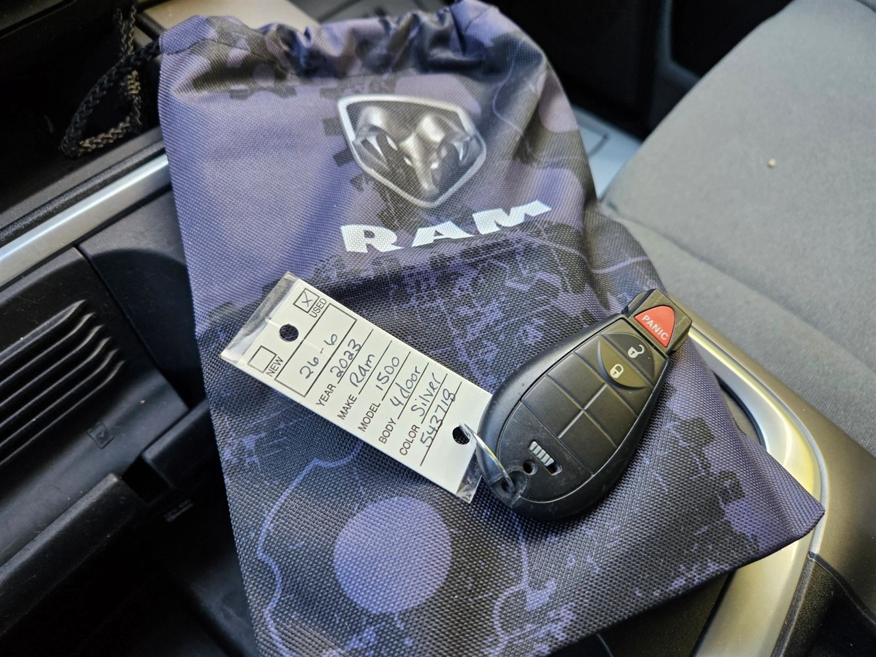 RAM 1500 Classic SLT 4x2 Crew Cab 5'7" Box 2023