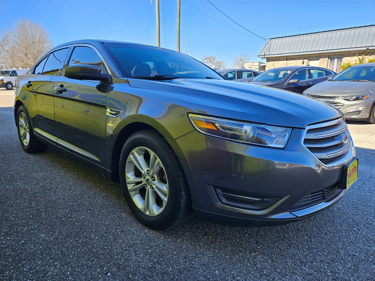 Ford Taurus 4dr Sdn SEL FWD 2016
