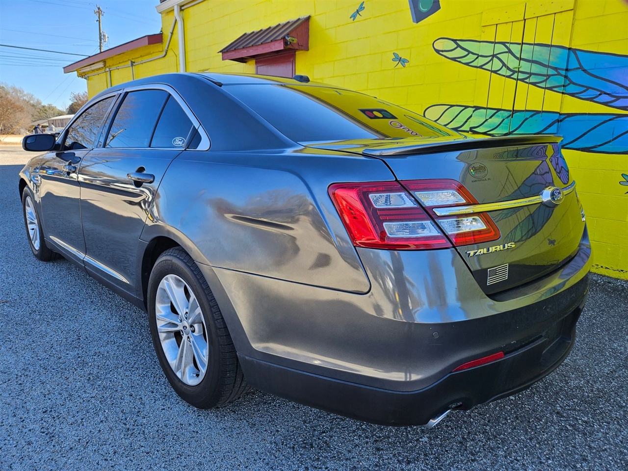 Ford Taurus 4dr Sdn SEL FWD 2016