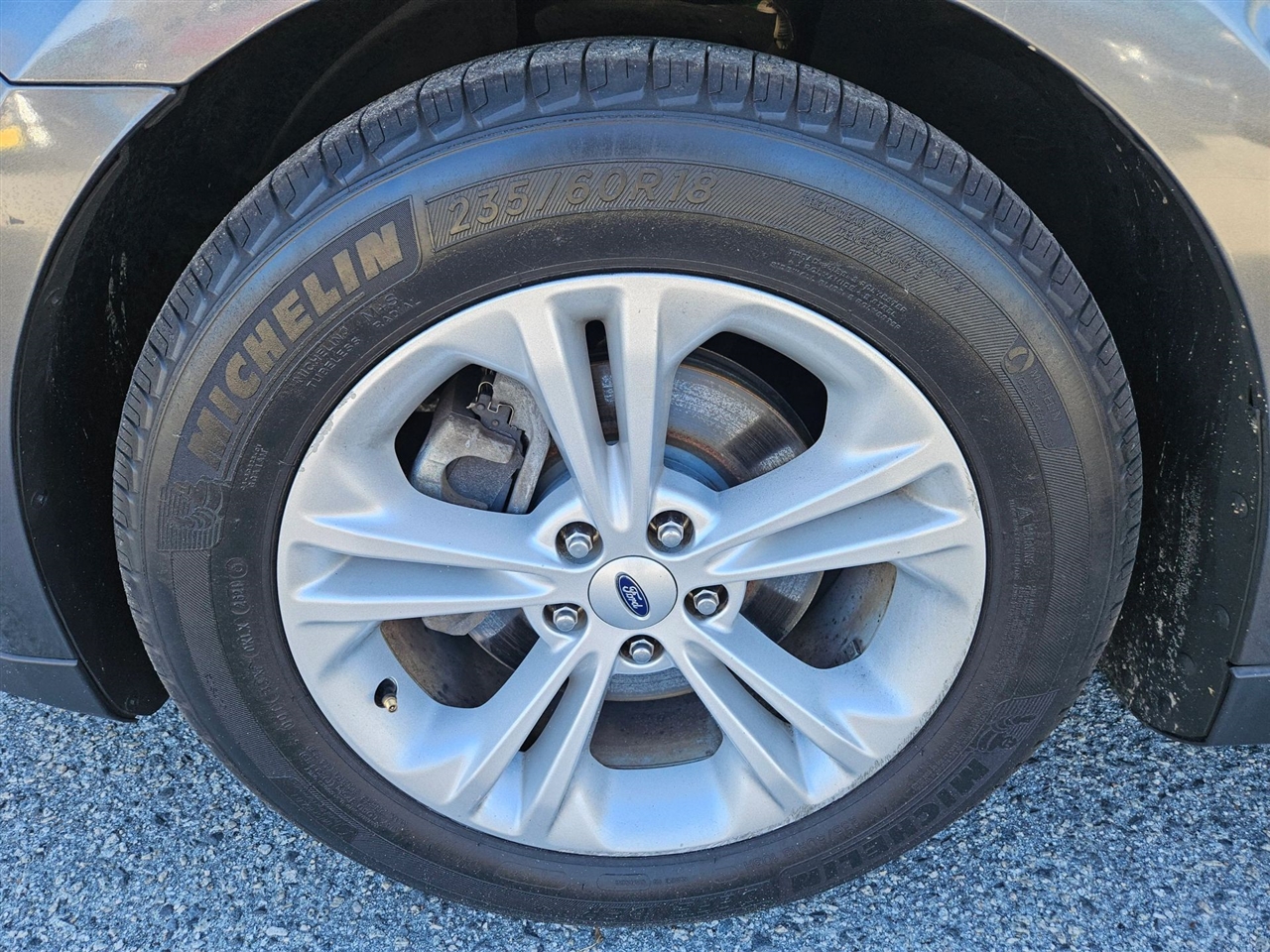 Ford Taurus 4dr Sdn SEL FWD 2016