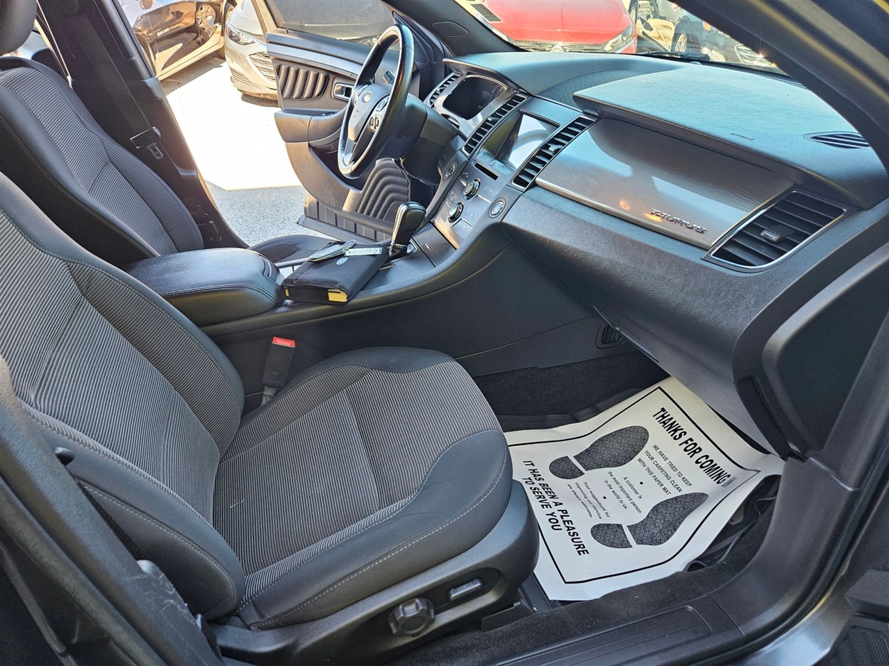 Ford Taurus 4dr Sdn SEL FWD 2016