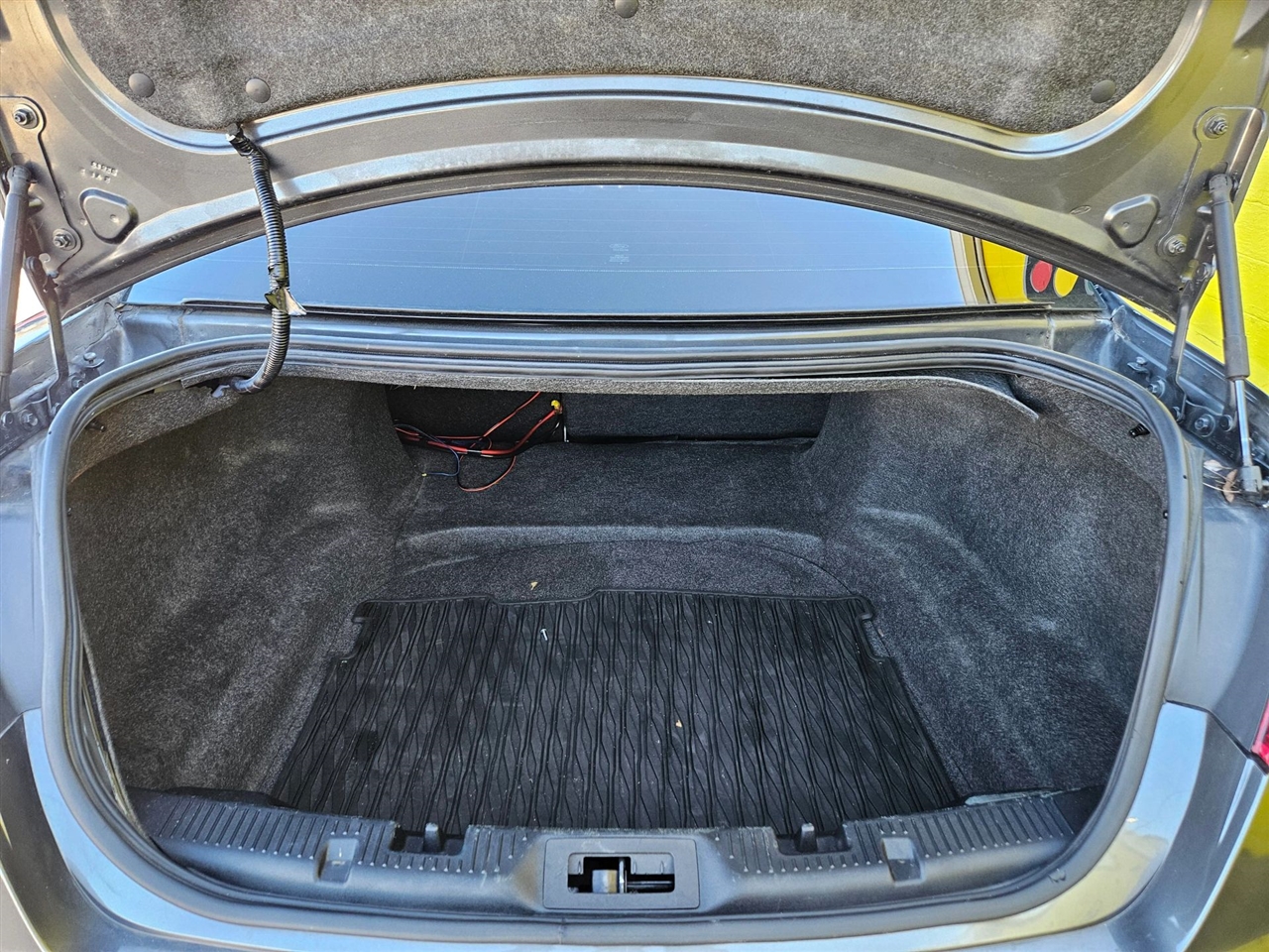 Ford Taurus 4dr Sdn SEL FWD 2016