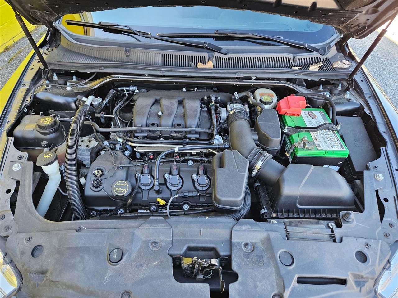 Ford Taurus 4dr Sdn SEL FWD 2016