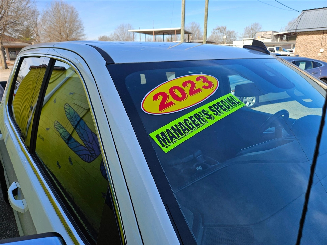 GMC Sierra 1500 4WD Crew Cab 147" SLE 2023