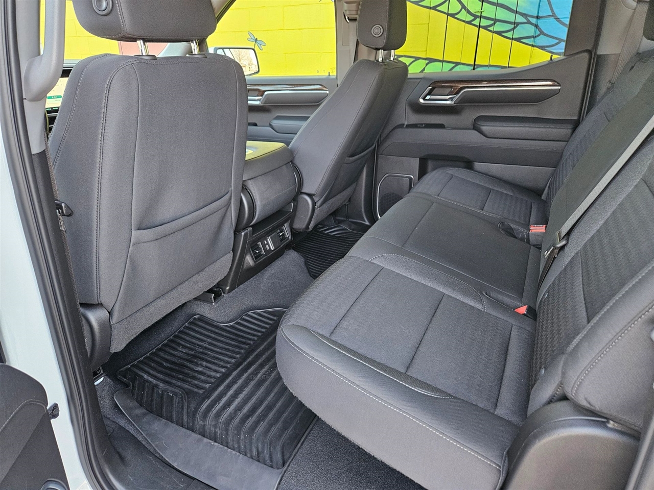 GMC Sierra 1500 4WD Crew Cab 147" SLE 2023