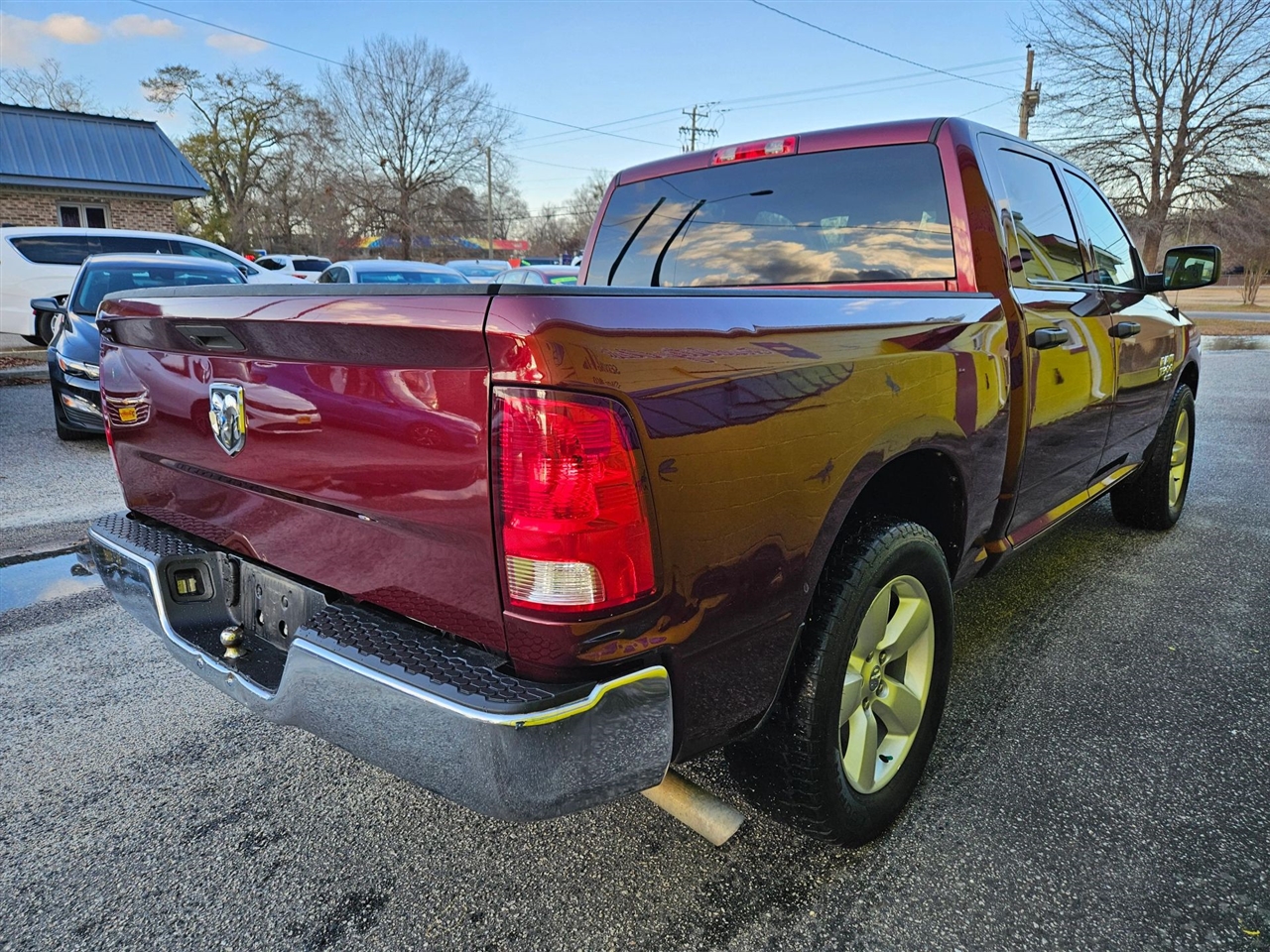 RAM 1500 Classic Tradesman 4x2 Crew Cab 5'7" Box 2022