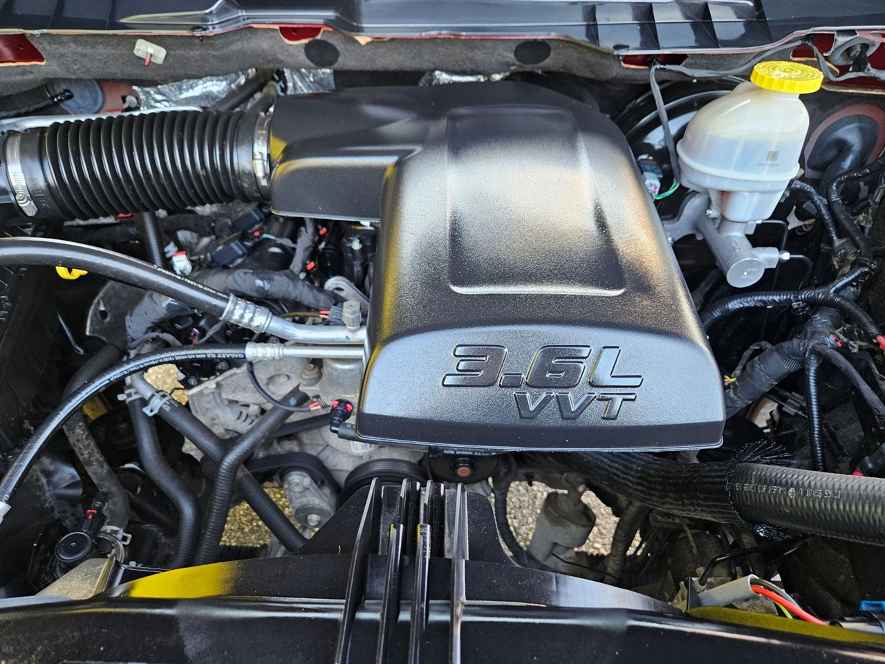 RAM 1500 Classic Tradesman 4x2 Crew Cab 5'7" Box 2022